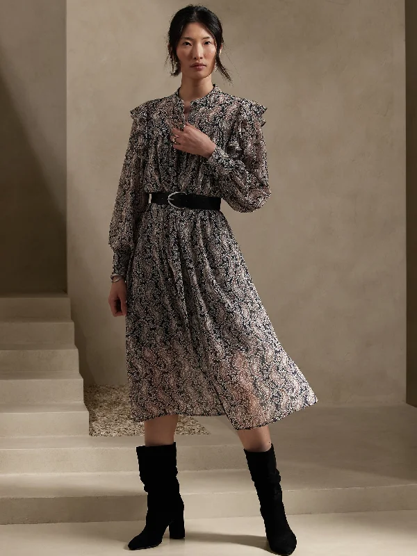 Strapless Women Dress with a Built - in Bra for Comfort and Support Strapless Women Dress with a Built - in Bra for Comfort and Support Flutter Midi Shirtdress