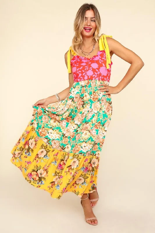 Empire Waist Women Dress to Accentuate the Bust and Conceal the Waist Empire Waist Women Dress to Accentuate the Bust and Conceal the Waist Haptics Floral Color Block Maxi Dress with Pockets