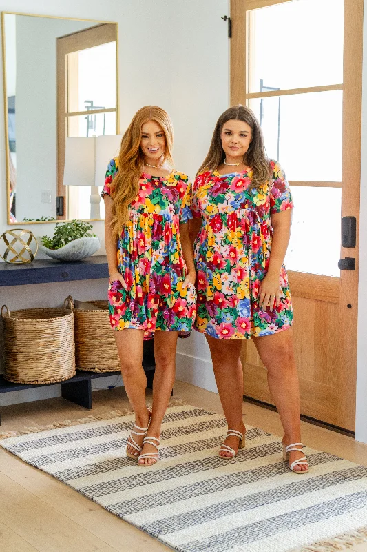 Long - Sleeve Women Dress in Velvet for a Luxurious Winter Look Long - Sleeve Women Dress in Velvet for a Luxurious Winter Look In The Garden Floral Dress Long - Sleeve Women Dress in Velvet for a Luxurious Winter Look Long - Sleeve Women Dress in Velvet for a Luxurious Winter Look In The Garden Floral Dress