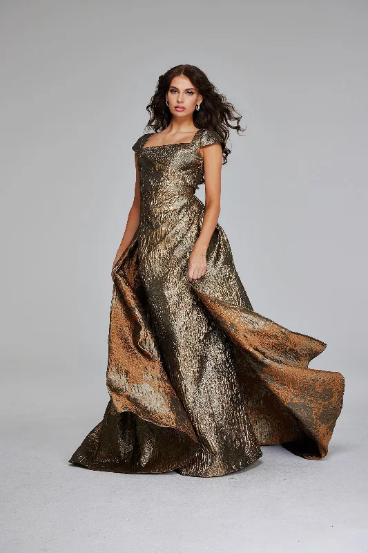Ruffled Women Dress with Multiple Layers for a Playful and Girly Style Ruffled Women Dress with Multiple Layers for a Playful and Girly Style Jovani 40295