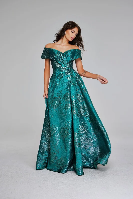 Lace - Embellished Women Dress for an Elegant and Sophisticated Appearance Lace - Embellished Women Dress for an Elegant and Sophisticated Appearance Jovani 40296