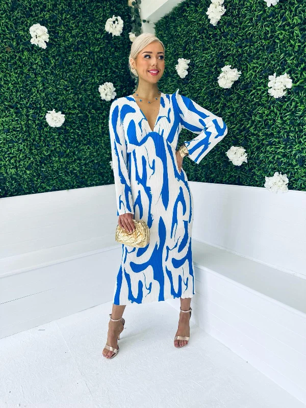 Sheath Women Dress with a Tailored Fit for a Professional Look Sheath Women Dress with a Tailored Fit for a Professional Look Laura Pleated Maxi Dress White & Blue