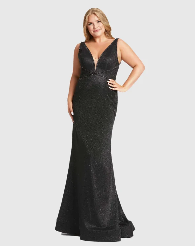 Printed Abstract Women Dress for a Modern and Artistic Appeal Printed Abstract Women Dress for a Modern and Artistic Appeal Sleeveless Metallic Trumpet Gown (Plus)