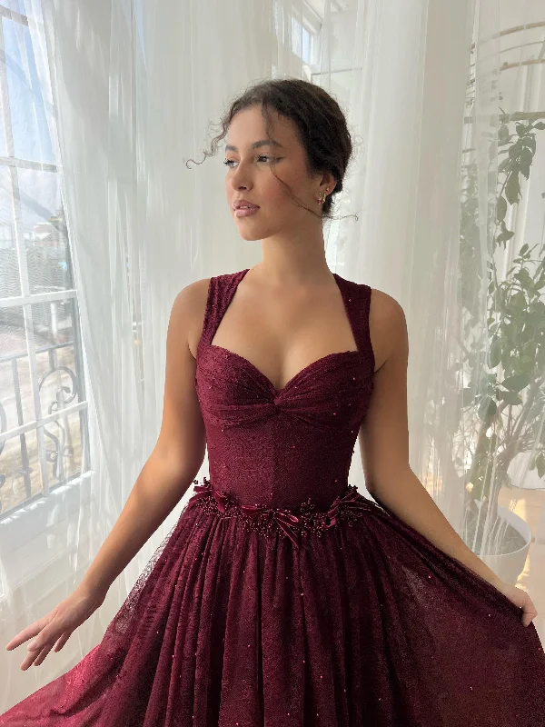 Midi dresses with lace - up fronts for a unique and adjustable styleBurgundy Dantelle Midi Dress