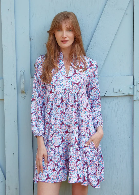 Midi dresses with embroidered accents for a unique and detailed designCamden Peony Relaxed Dress Midi dresses with embroidered accents for a unique and detailed designCamden Peony Relaxed Dress