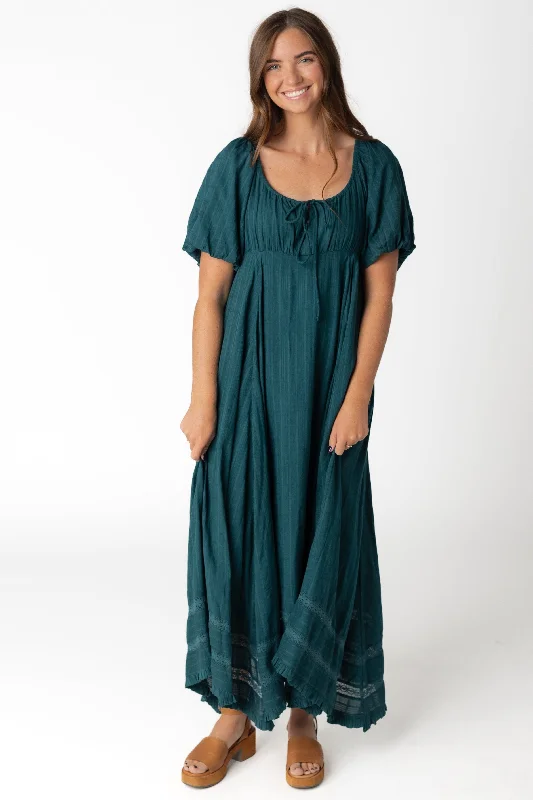Midi dresses with pleated skirts for a timeless and elegant appealCitrus The Lyon Midi/Maxi Dress