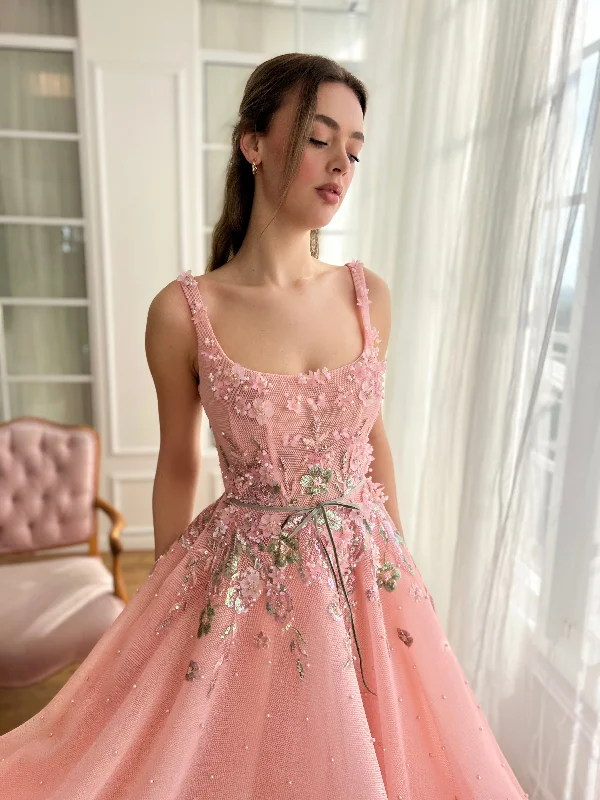 Midi dresses with cold - shoulder cutouts for a trendy styleFairyland Fantasy Gown
