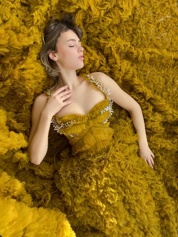 High - low midi dresses with geometric patterns for a modern partyGolden Glow Ball Gown
