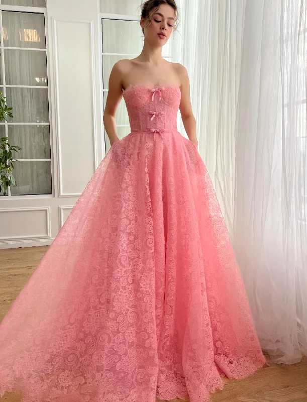 Midi dresses with keyhole backs for a flirty and unexpected detailJoséphine Bows Gown