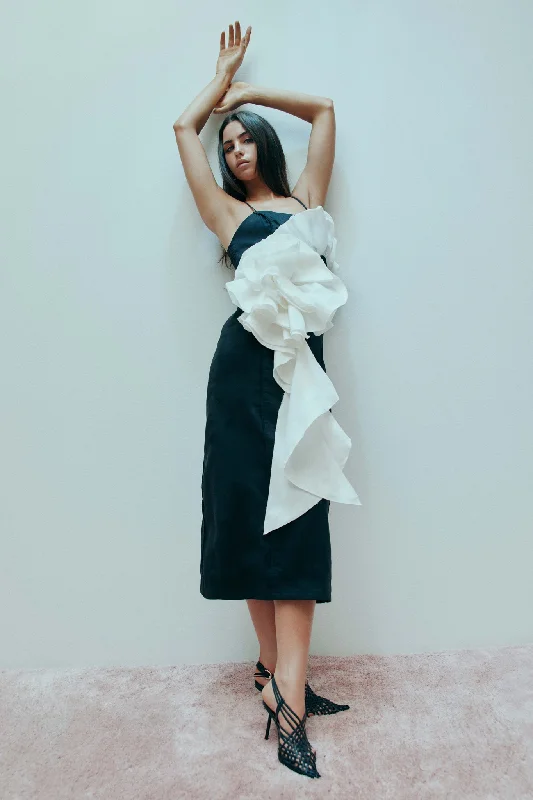 Midi dresses with puff sleeves for a vintage - inspired lookParallels Spiral Midi Dress