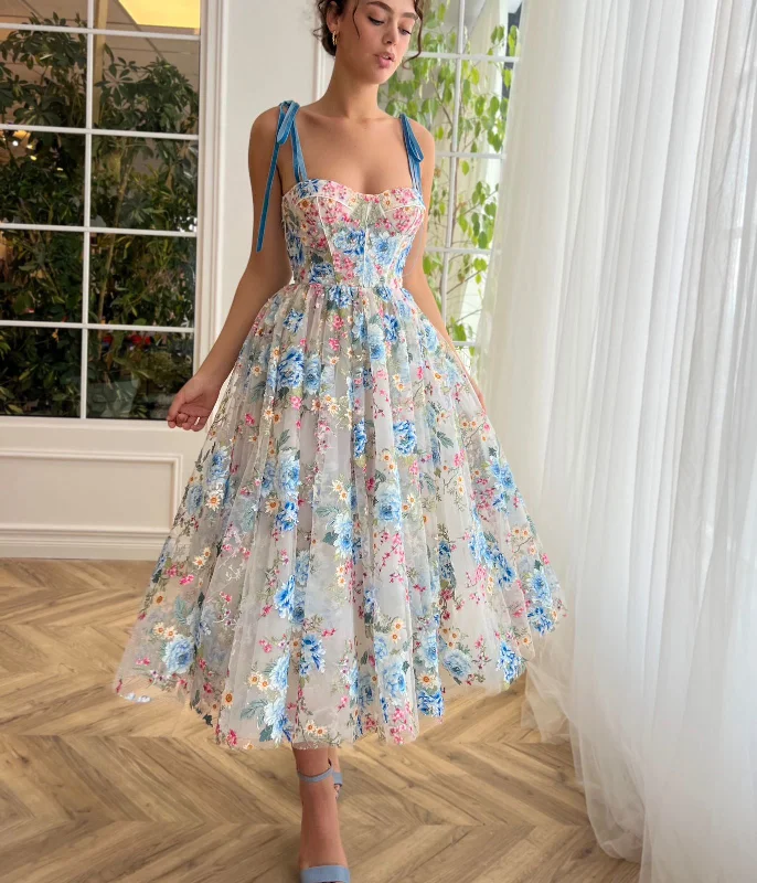 Midi dresses with side slits for a sexy and elegant appearanceRibboned Rose Radiance Dress