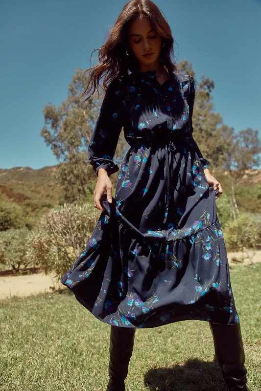 Midi dresses with V - necklines for a flattering and elongating effectTorun Floral Midi Dress Midi dresses with V - necklines for a flattering and elongating effectTorun Floral Midi Dress