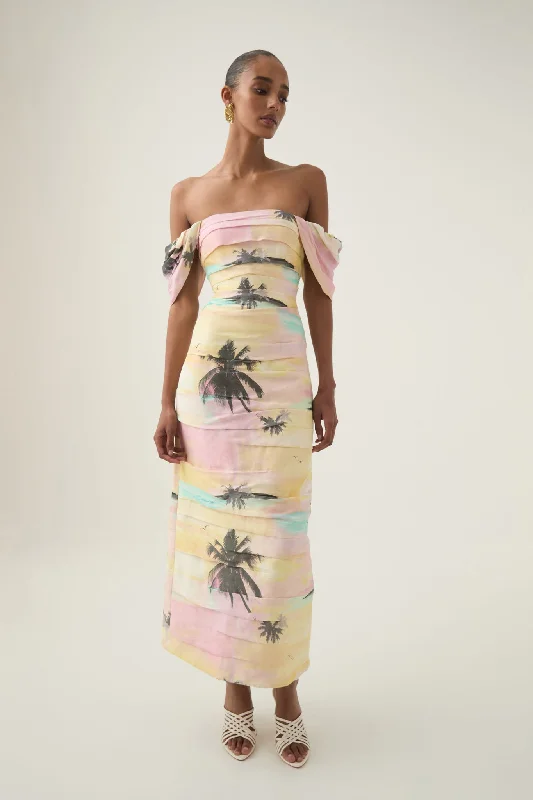 Midi dresses with bow accents for a sweet and charming lookZara Gathered Maxi Dress