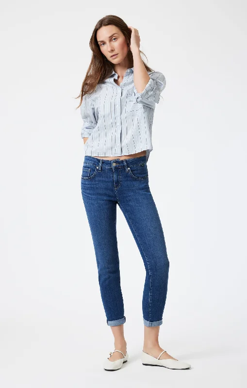 Dark - wash women jeans for a sophisticated and slimming effectADA BOYFRIEND IN DARK BRUSHED FEATHER BLUE