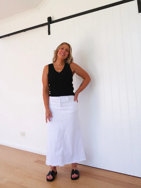 Stretch women jeans for enhanced mobility and comfortAsher Denim Skirt - White