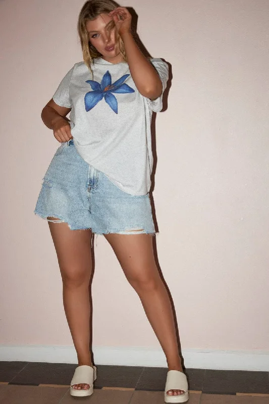 Distressed Denim Top for a Trendy and Edgy LookDenim Knee Length Shorts High Rise