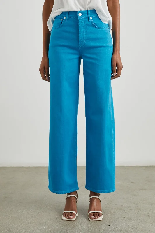 Button - Down Denim Top with a Classic DesignGETTY WIDE LEG - AQUARIUS