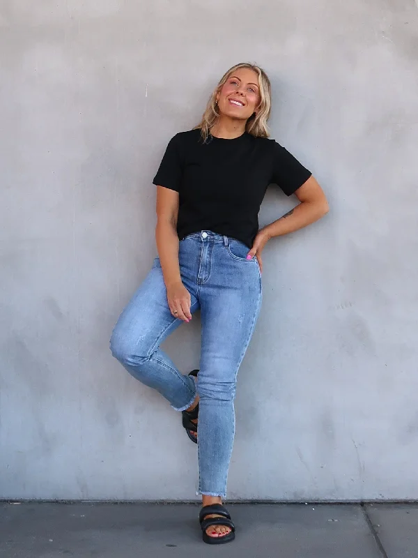 Straight - leg women jeans with a classic and timeless appealLuke Jeans