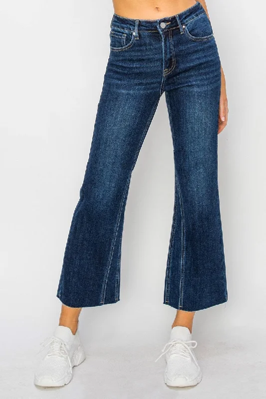 Patchwork Denim Top with a Unique and Artistic AppealMID RISE LEG SEAM DETAILED ANKLE FLARE JEANS Patchwork Denim Top with a Unique and Artistic AppealMID RISE LEG SEAM DETAILED ANKLE FLARE JEANS