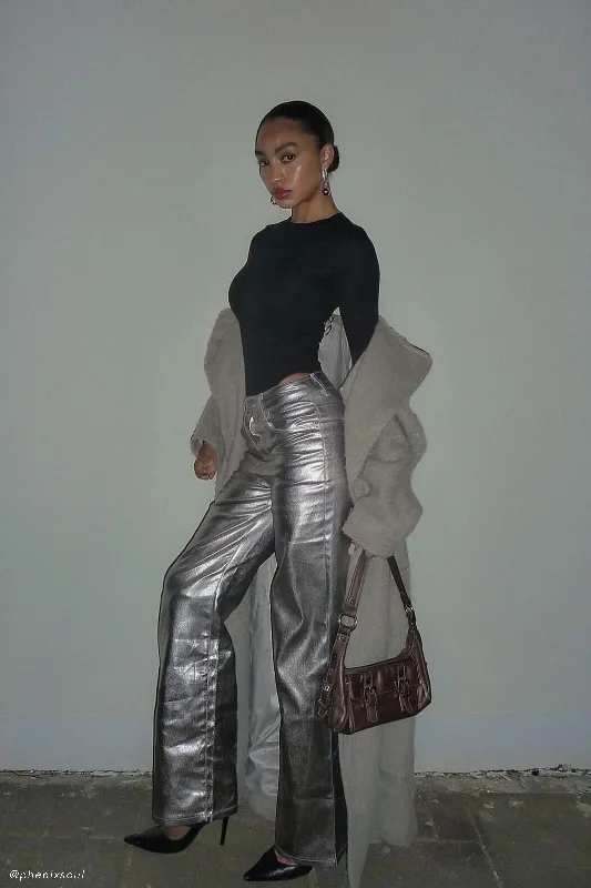 Skinny women jeans with a form - fitting designMinnie Metallic Straight Jean - Silver