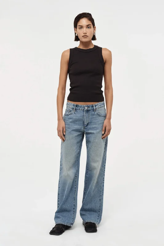 Button - Down Denim Top with a Classic DesignDaria Boyfriend Vision