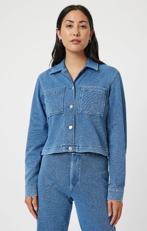 Cargo women jeans with multiple pockets for added functionalitySHIRLEY JACKET IN LIGHT BLUE MOVE