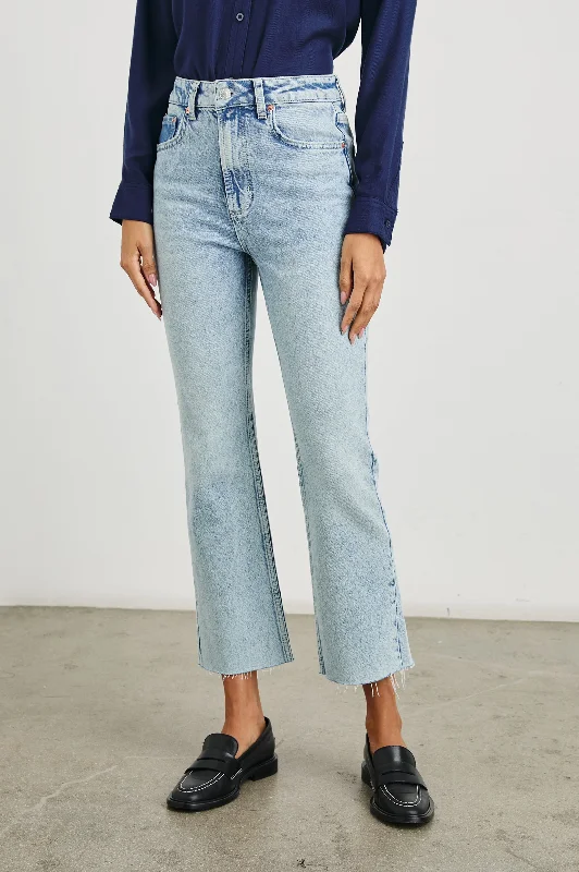 Light - wash women jeans for a fresh and summery appearanceSUNSET CROP SLIM FLARE - SNOWBIRD