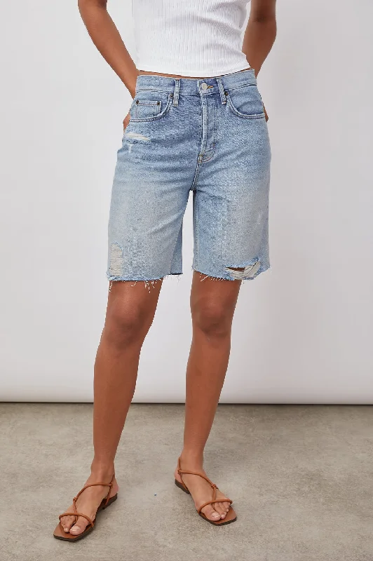 Distressed Denim Top for a Trendy and Edgy LookBEACHWOOD SHORT - LIGHT VINTAGE DISTRESS Distressed Denim Top for a Trendy and Edgy LookBEACHWOOD SHORT - LIGHT VINTAGE DISTRESS