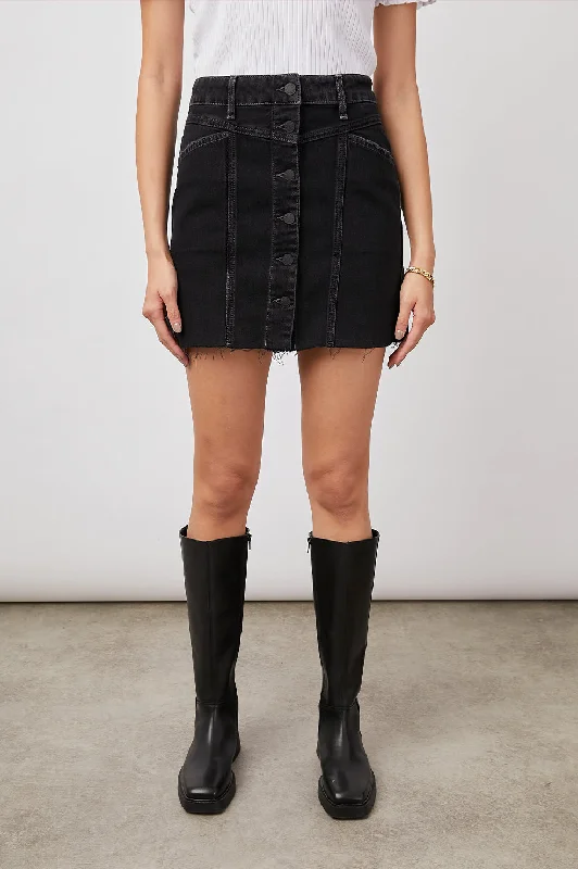 Dark - wash women jeans for a sophisticated and slimming effectCANYON SKIRT - INKED RAW HEM