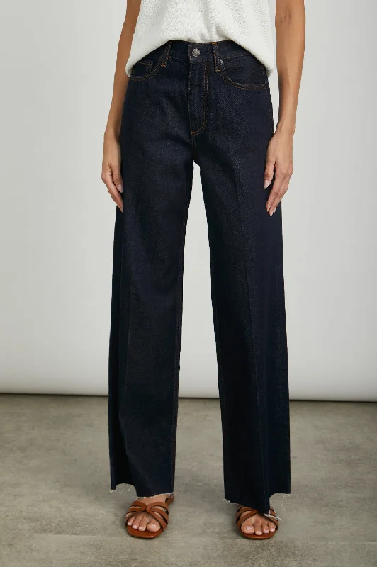 Straight - leg women jeans with a classic and timeless appealGETTY WIDE LEG - MIDNIGHT BLUES