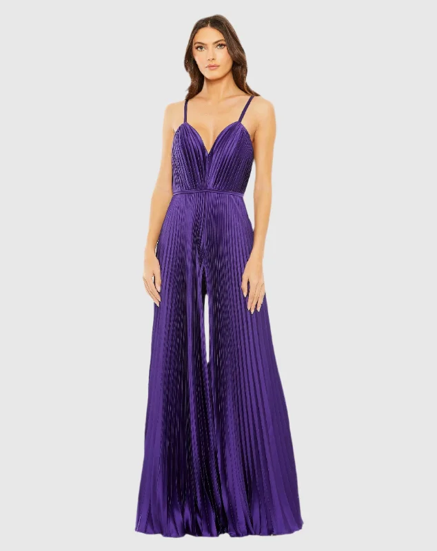 Maxi dresses with a paisley print for a classic and elegant stylePurple Pleated Plunge Neck Wide Leg Jumpsuit