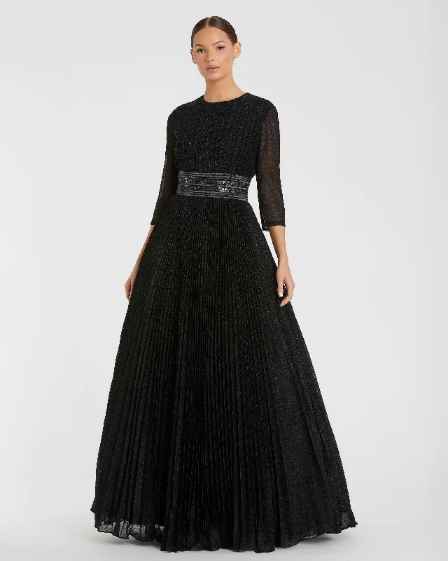 Maxi dresses with cold - shoulder cutouts for a trendy lookShimmering Pleated A-Line 3/4 Sleeve Gown Maxi dresses with cold - shoulder cutouts for a trendy lookShimmering Pleated A-Line 3/4 Sleeve Gown