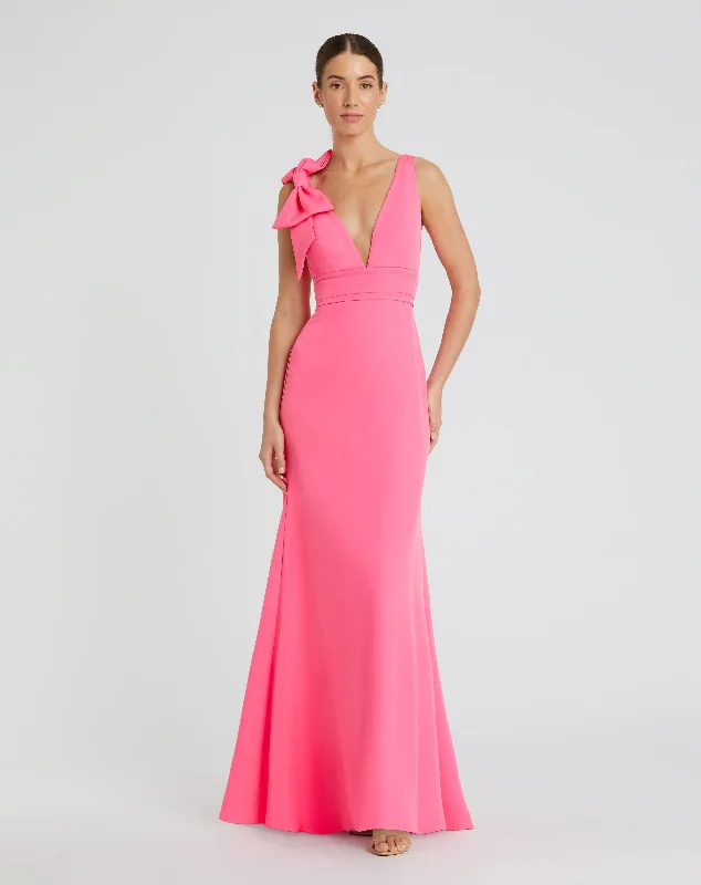 Maxi dresses with mesh panels for a sexy and trendy appearancePink Sleeveless V Neck Bow Detail Mermaid Gown Maxi dresses with mesh panels for a sexy and trendy appearancePink Sleeveless V Neck Bow Detail Mermaid Gown