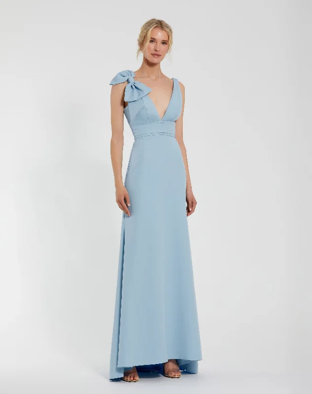 Denim maxi dresses with frayed hems for a casual lookLight Blue Sleeveless V Neck Bow Detail Mermaid Gown
