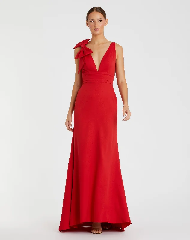 Denim maxi dresses with frayed hems for a casual lookRed Sleeveless V Neck Bow Detail Mermaid Gown Denim maxi dresses with frayed hems for a casual lookRed Sleeveless V Neck Bow Detail Mermaid Gown
