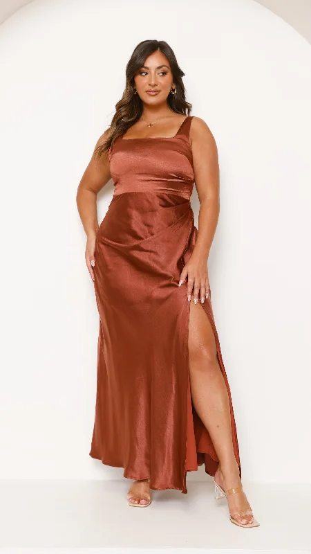 Maxi dresses with mesh panels for a sexy and trendy appearanceAlaria Maxi Dress - Rust