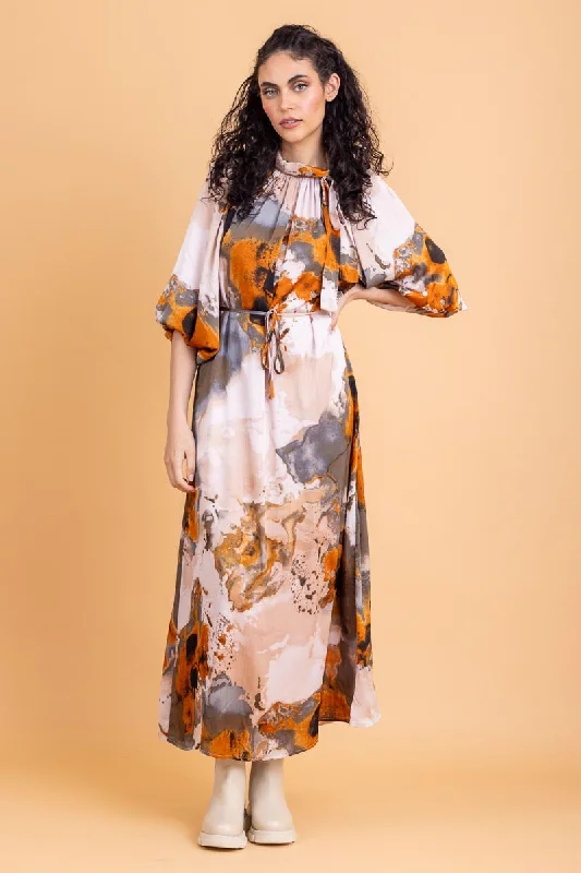 Maxi dresses with a pleated skirt for a timeless and elegant appearanceAnya Dress Print