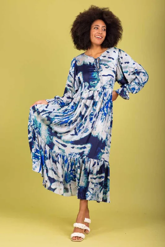 Maxi dresses with balloon sleeves for a vintage - inspired styleAugust Dress Blue