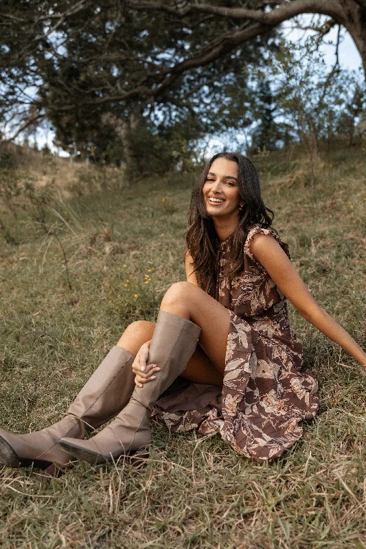 Maxi dresses with a cinched waist for a defined silhouetteDelphine Maxi Dress - Brown Floral
