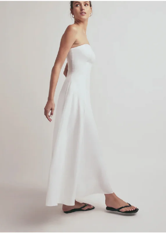 Printed maxi dresses with abstract patterns for an artistic lookFavorite Daughter The Favorite Linen Dress- White