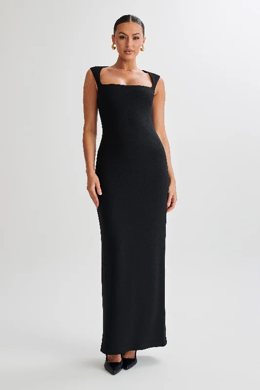 Maxi dresses with a ruched bodice for a more form - fitting and feminine shapeFrida Crepe Maxi Dress - Black