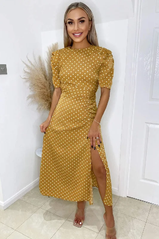 Maxi dresses with mesh panels for a sexy and trendy appearanceLouisa Mustard Polka Dot Ruched Short Sleeve Midi Dress