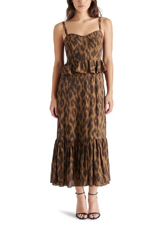 Maxi dresses with a paisley print for a classic and elegant styleSteve Madden Eve Dress- Toffee Maxi dresses with a paisley print for a classic and elegant styleSteve Madden Eve Dress- Toffee