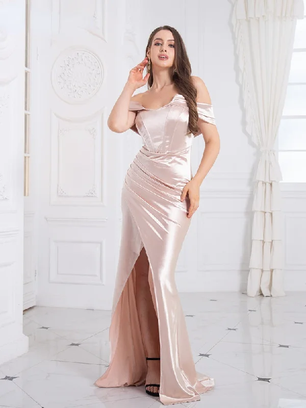 Maxi dresses with pocket details for added functionalityBerriesJam - 2024 Strapless Padded Backless Pleated Split Wedding Party Dress
