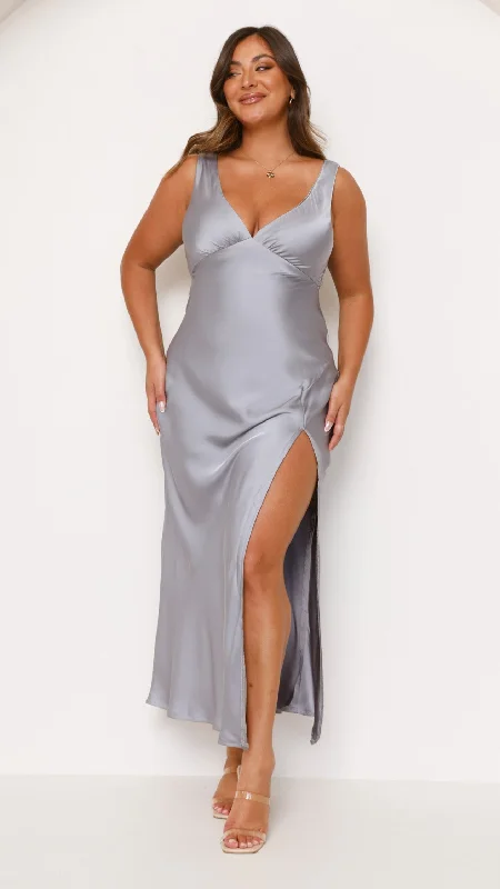 Maxi dresses with bow accents at the waist for a sweet appearanceTaylor Maxi Dress - Steel Blue