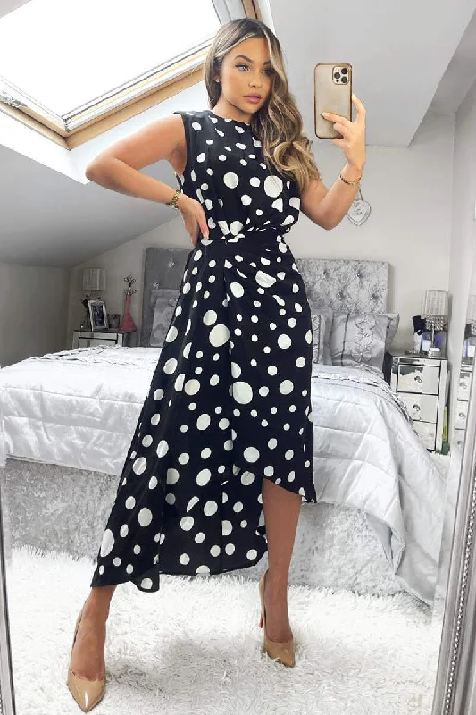Plaid maxi dresses for fall fashion eventsVera Black and White Polka Dot Gathered Midi Dress