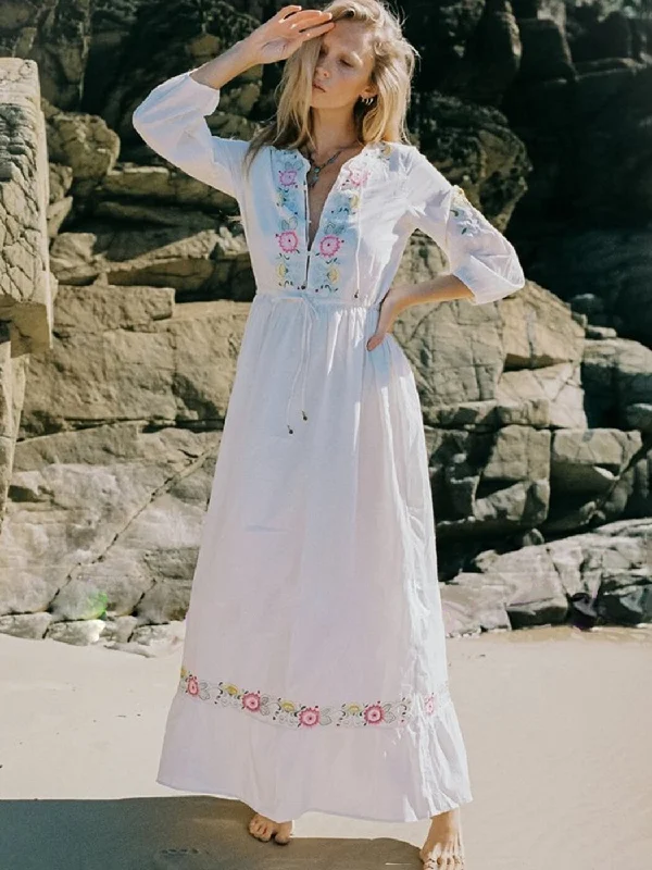 Maxi dresses with a ruffled neckline for a charming lookBerriesJam - Vintage Daily Casual Maxi Dress Maxi dresses with a ruffled neckline for a charming lookBerriesJam - Vintage Daily Casual Maxi Dress