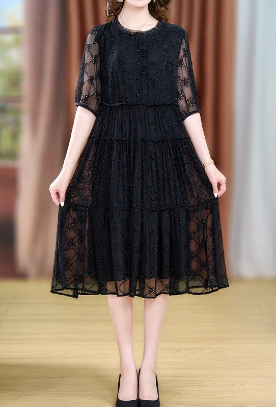 Maxi dresses with a keyhole back for a sexy detailLace hollowed-out black knit dress Maxi dresses with a keyhole back for a sexy detailLace hollowed-out black knit dress