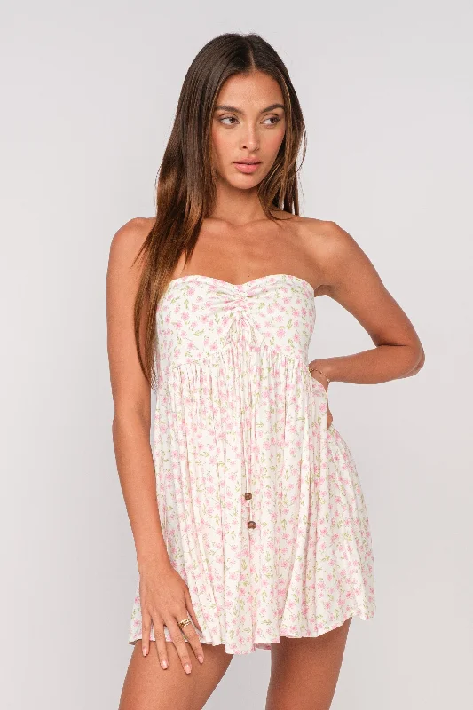 Mini dresses with puff sleeves for a vintage lookLena White and Pink Floral Print Strapless Mini Dress Mini dresses with puff sleeves for a vintage lookLena White and Pink Floral Print Strapless Mini Dress