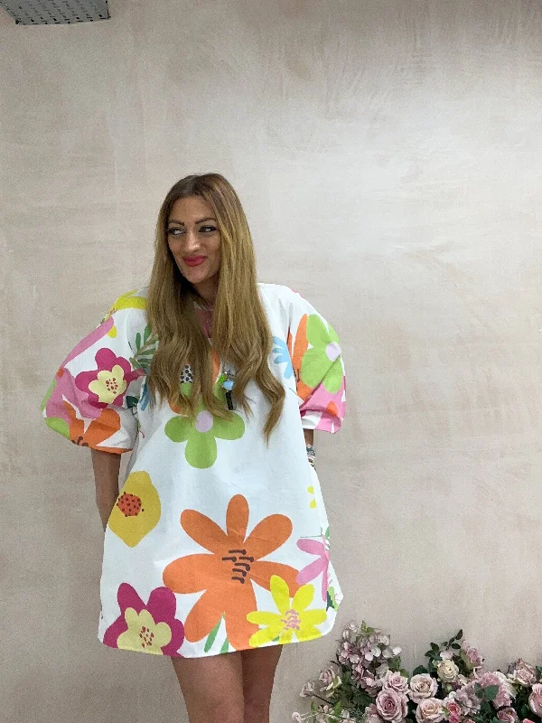 Mini dresses with cut - out details for a trendy lookMiley Puff Sleeve Mini Dress In Floral